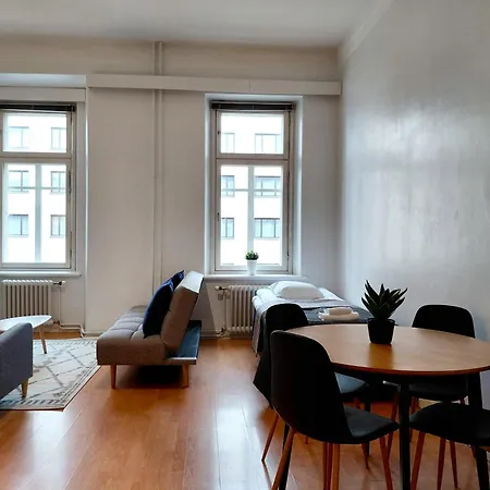 Kotimaailma - Keskustakaksio - Haemeenkatu 2 *