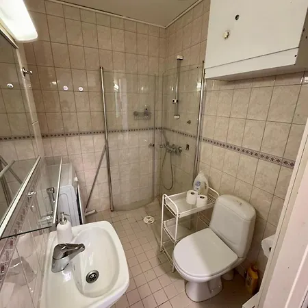 Kotimaailma - Keskustakaksio - Haemeenkatu 2 *